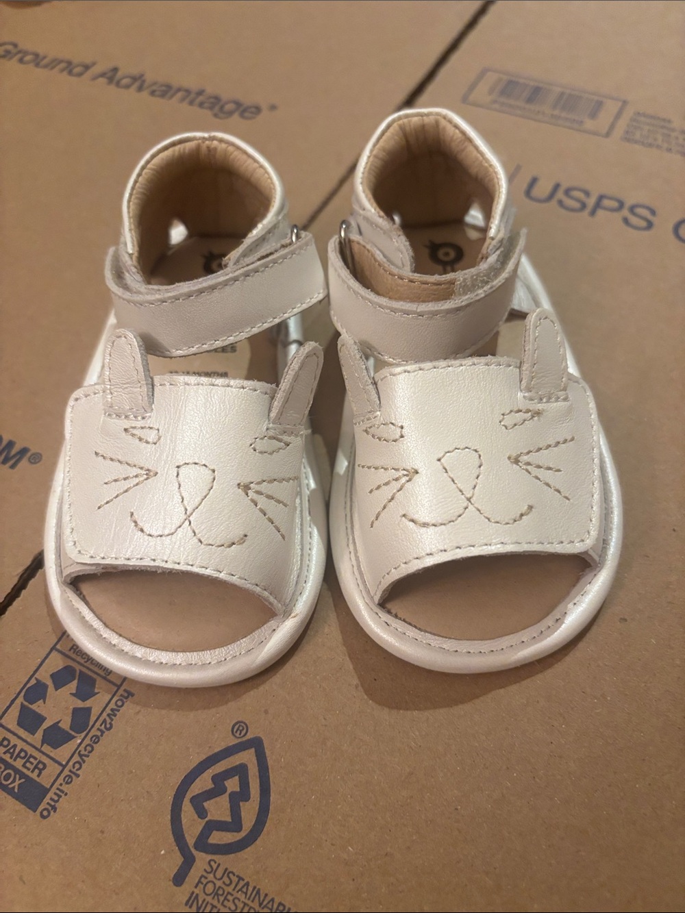 NWOT Old Soles Cream Cat Face Leather Sandals for Kids